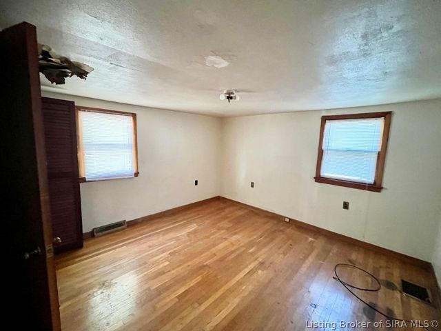 1416 E 9th Street, Jeffersonville, IN 47130