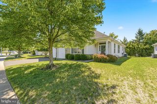 106 LAKELAND DR, Barnegat, NJ 08005