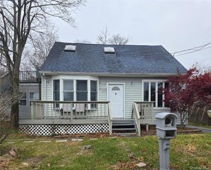 48 Park Drive, Mastic Beach, NY 11951