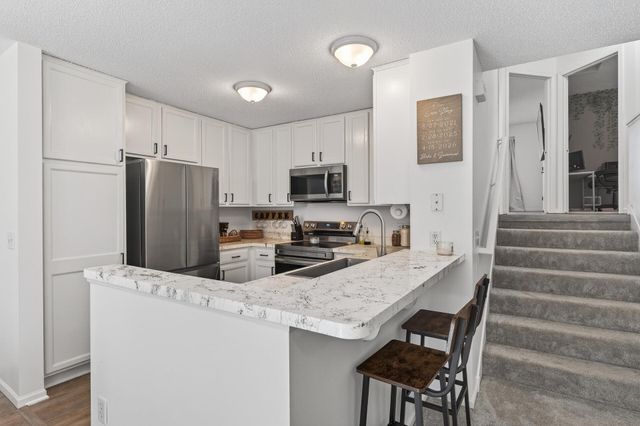 4905 Bluff Heights Trail SE, Prior Lake, MN 55372