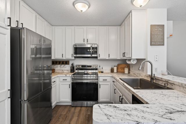 4905 Bluff Heights Trail SE, Prior Lake, MN 55372