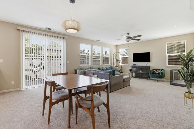 9 Sea Hawk Pl, Sacramento, CA 95835