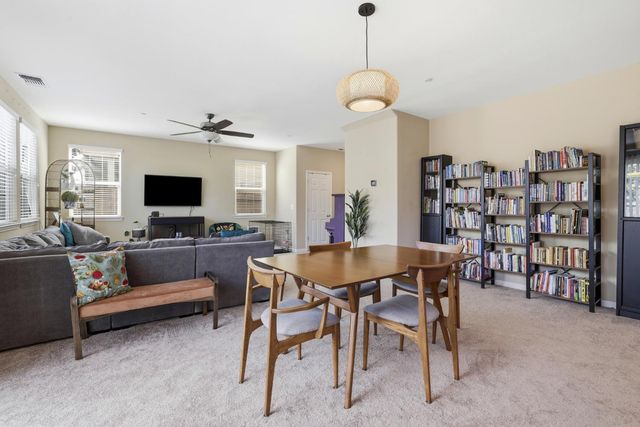 9 Sea Hawk Pl, Sacramento, CA 95835