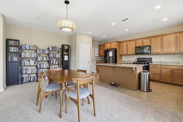 9 Sea Hawk Pl, Sacramento, CA 95835