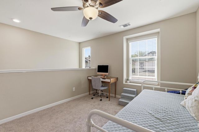 9 Sea Hawk Pl, Sacramento, CA 95835