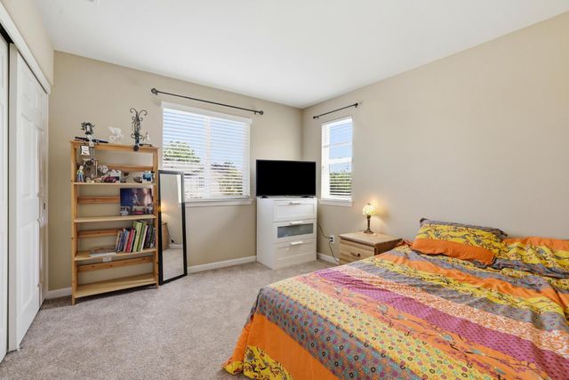 9 Sea Hawk Pl, Sacramento, CA 95835