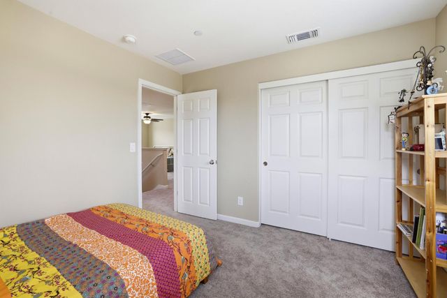 9 Sea Hawk Pl, Sacramento, CA 95835