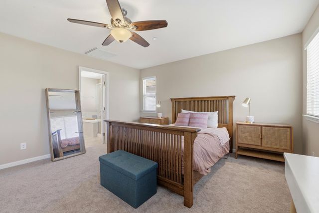 9 Sea Hawk Pl, Sacramento, CA 95835