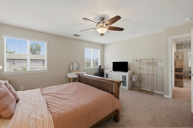 9 Sea Hawk Pl, Sacramento, CA 95835