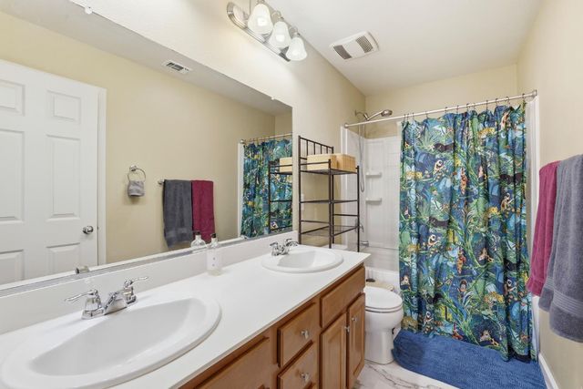 9 Sea Hawk Pl, Sacramento, CA 95835