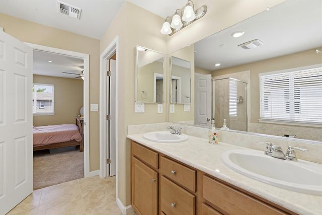 9 Sea Hawk Pl, Sacramento, CA 95835