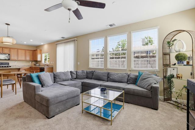 9 Sea Hawk Pl, Sacramento, CA 95835