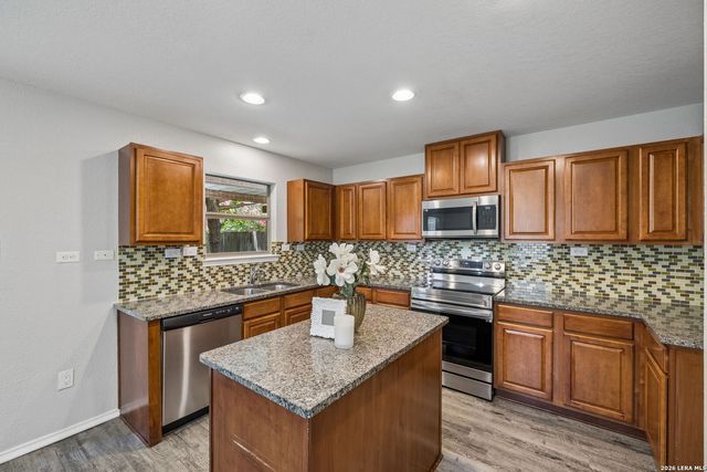 320 SANDY SHL, Boerne, TX 78006