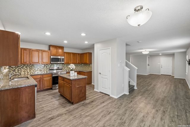 320 SANDY SHL, Boerne, TX 78006
