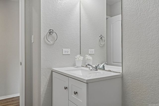 320 SANDY SHL, Boerne, TX 78006