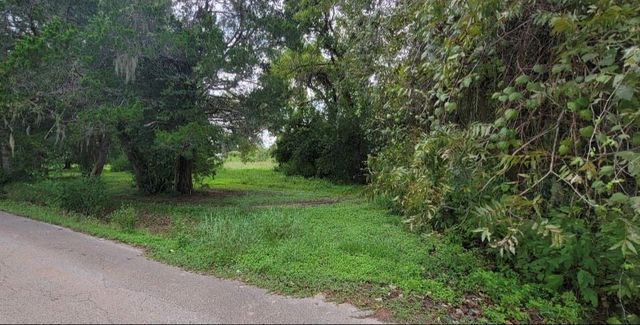 6415 S F Austin, Jones Creek, TX 77541