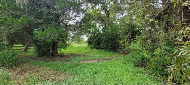 6415 S F Austin, Jones Creek, TX 77541