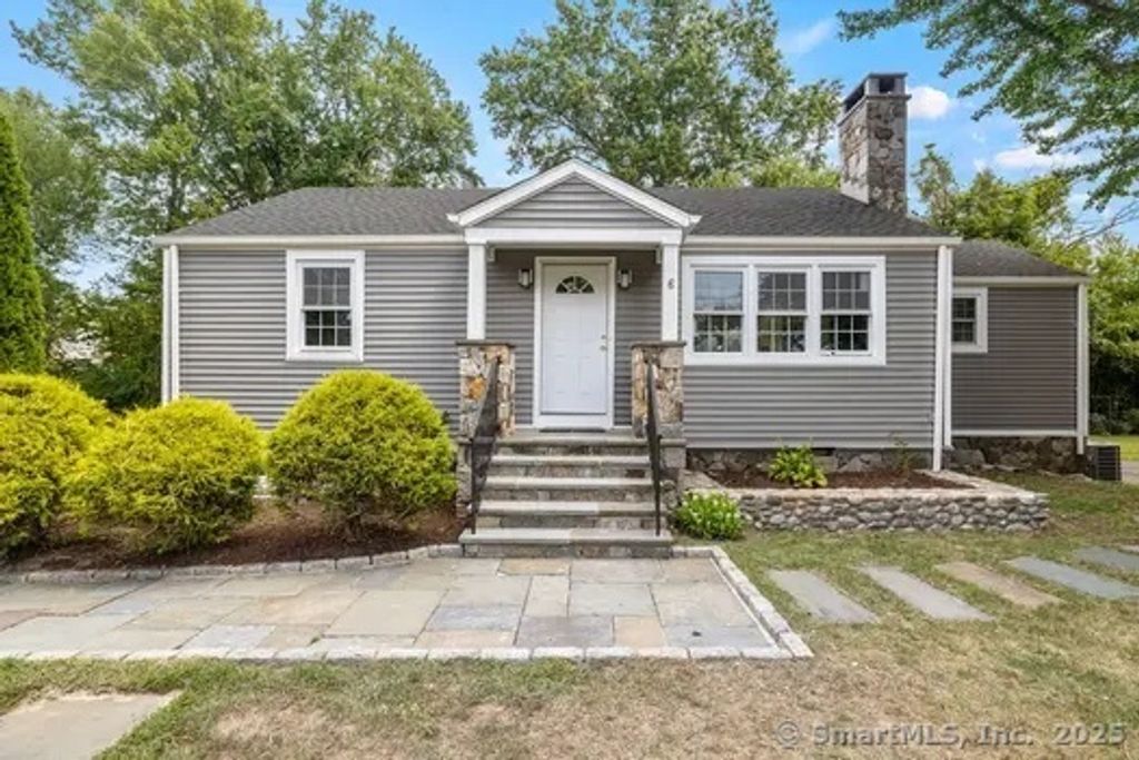6 Lyncrest Drive, Norwalk, CT 06851
