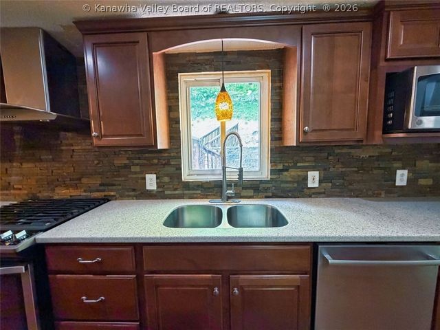 133 John Edward Lane, Elkview, WV 25071
