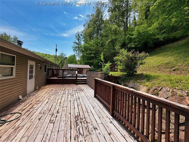 133 John Edward Lane, Elkview, WV 25071