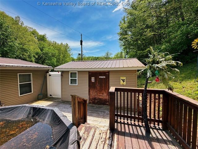 133 John Edward Lane, Elkview, WV 25071