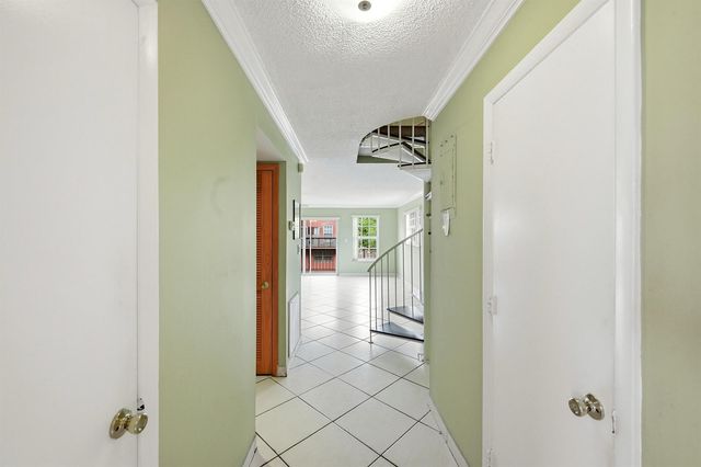 670 Tennis Club Drive 312, Fort Lauderdale, FL 33311