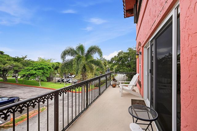 670 Tennis Club Drive 312, Fort Lauderdale, FL 33311