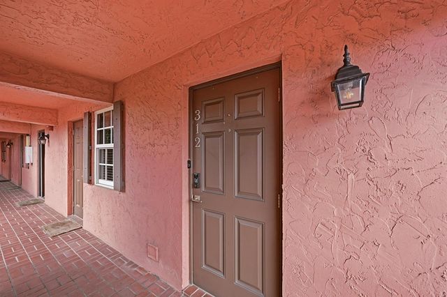 670 Tennis Club Drive 312, Fort Lauderdale, FL 33311