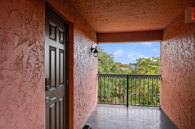 670 Tennis Club Drive 312, Fort Lauderdale, FL 33311