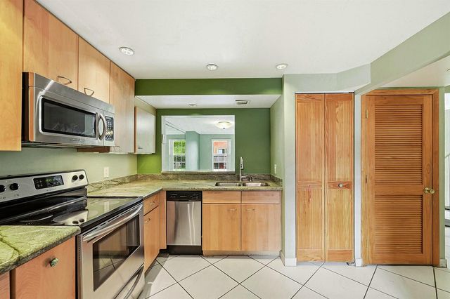 670 Tennis Club Drive 312, Fort Lauderdale, FL 33311