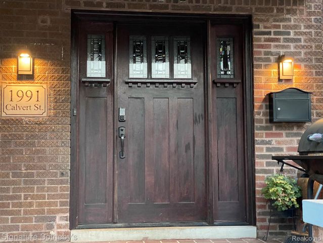 1991 Calvert Street, Detroit, MI 48206