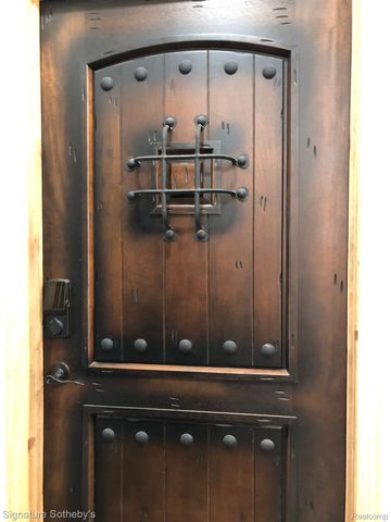 1991 Calvert Street, Detroit, MI 48206