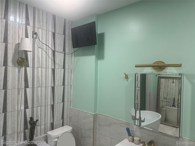 1991 Calvert Street, Detroit, MI 48206