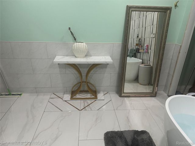 1991 Calvert Street, Detroit, MI 48206