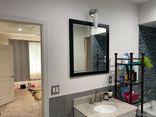 1991 Calvert Street, Detroit, MI 48206