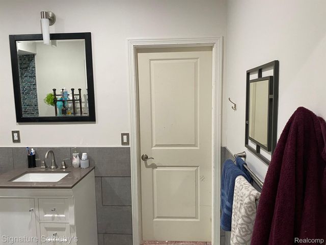 1991 Calvert Street, Detroit, MI 48206