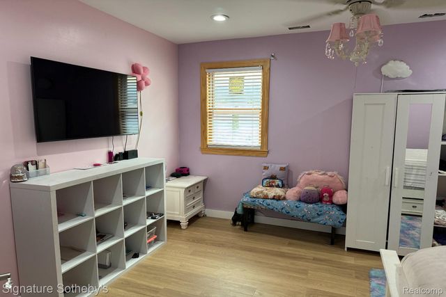 1991 Calvert Street, Detroit, MI 48206