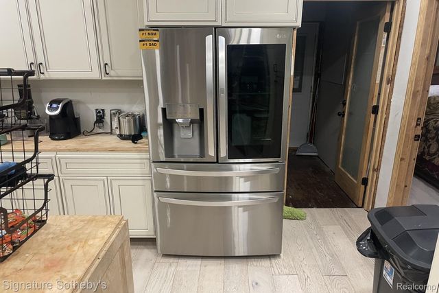 1991 Calvert Street, Detroit, MI 48206