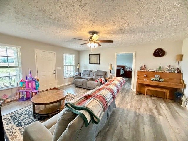 542 Aedc Lakeview Rd, Estill Springs, TN 37330