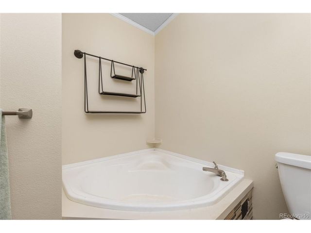 2205 James Park Trl, Loveland, CO 80537