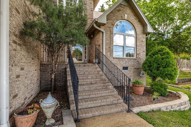 813 Travis Springs Dr, Madison, TN 37115