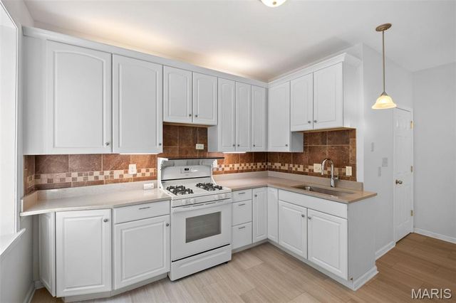 3850 Detonty Street, St Louis, MO 63110