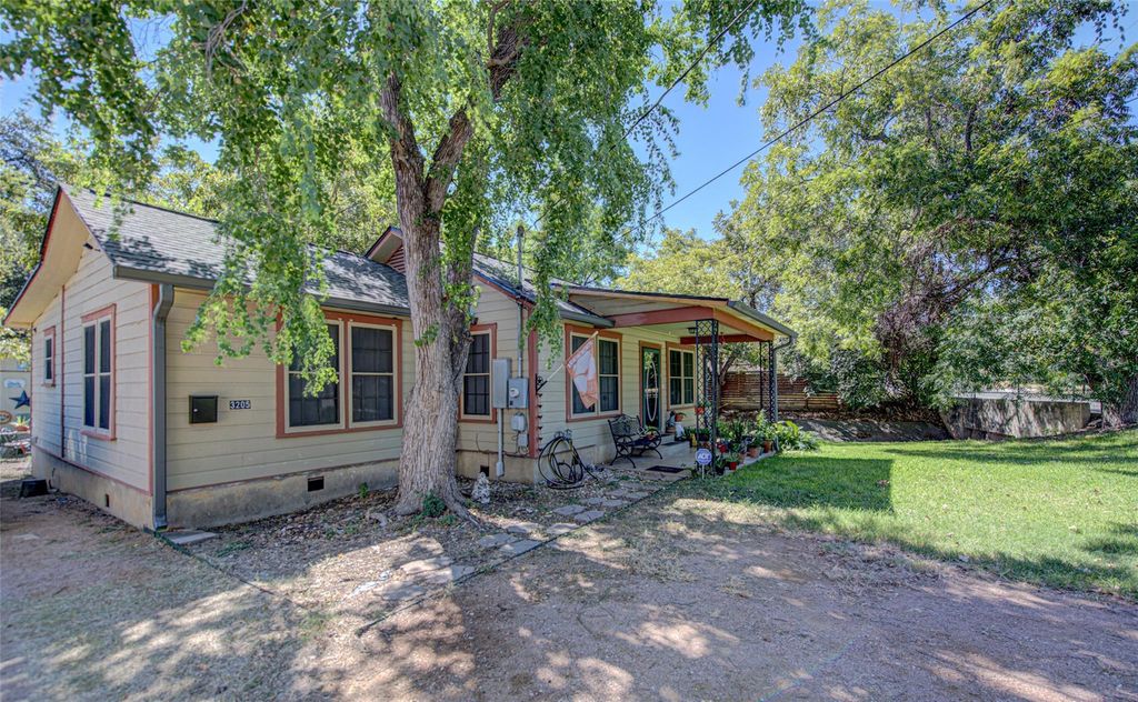 3205 Menchaca RD, Austin, TX 78704