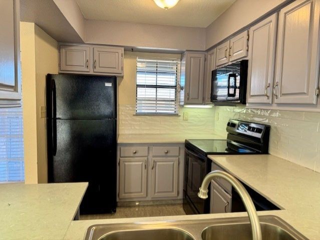 2733 Silver Creek Drive 205, Arlington, TX 76006