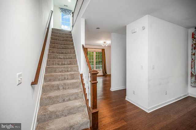 616 LAKEVIEW PKWY, Locust Grove, VA 22508