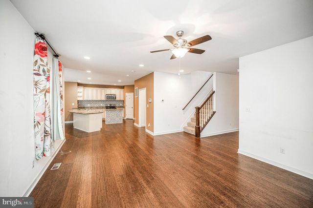 616 LAKEVIEW PKWY, Locust Grove, VA 22508