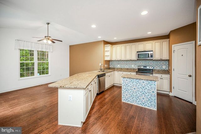 616 LAKEVIEW PKWY, Locust Grove, VA 22508
