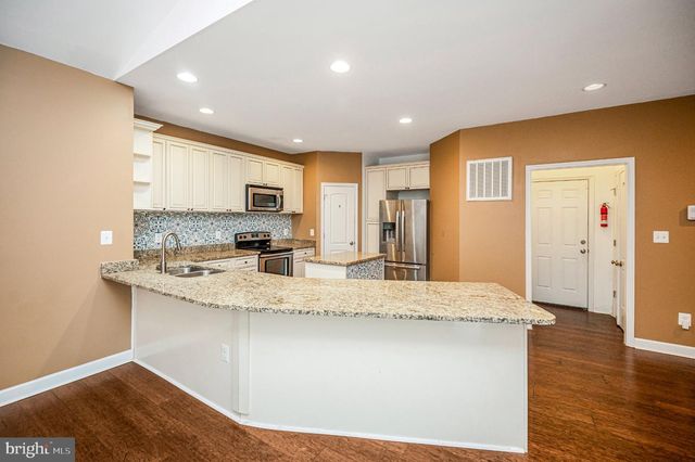 616 LAKEVIEW PKWY, Locust Grove, VA 22508