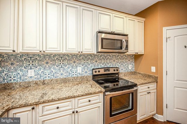 616 LAKEVIEW PKWY, Locust Grove, VA 22508