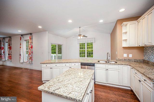 616 LAKEVIEW PKWY, Locust Grove, VA 22508